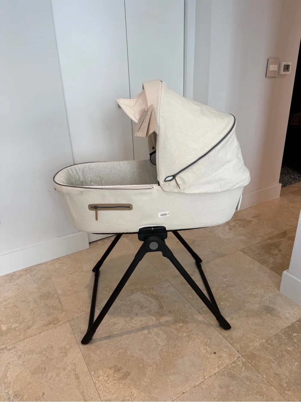 INGLESINA ELEMENT Pure Ecrù carrycot & standup. Both NEW - never used.